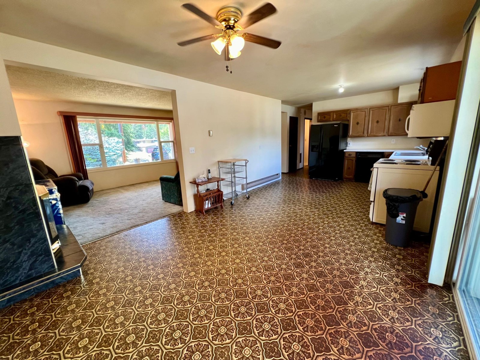 614 12th Street, Castlegar, British Columbia  V1N 2K3 - Photo 6 - 2478794