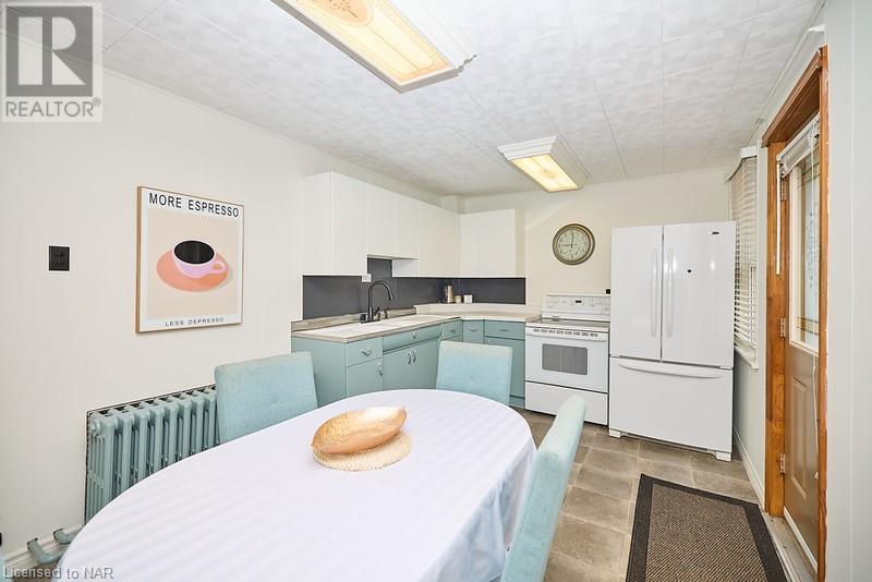 54 Henry Street, St. Catharines, Ontario  L2R 5T9 - Photo 14 - 40623730