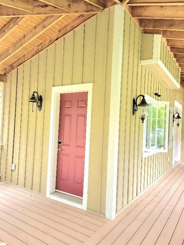 Image of property at 4251 KING Street E