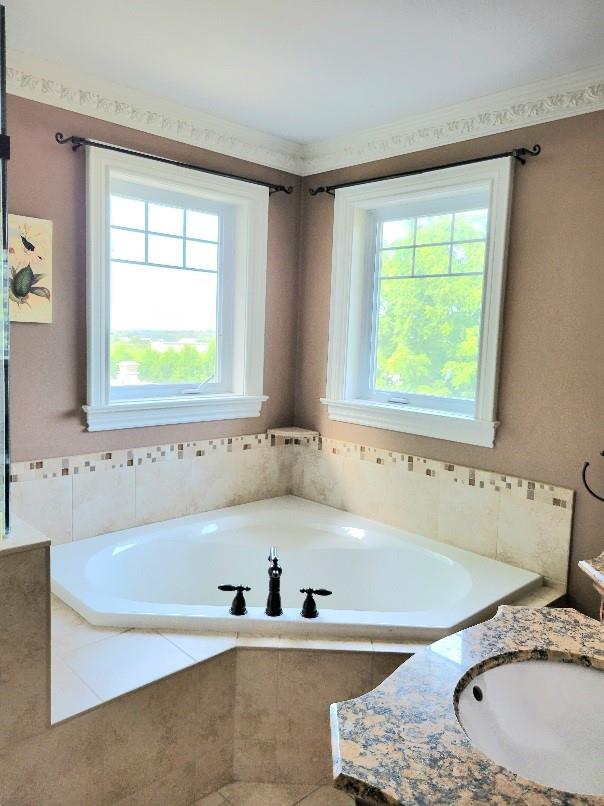 Image of property at 4251 KING Street E