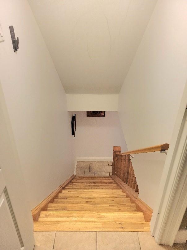 Image of property at 4251 KING Street E