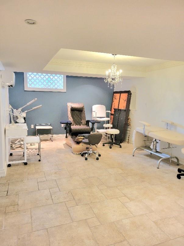 Image of property at 4251 KING Street E