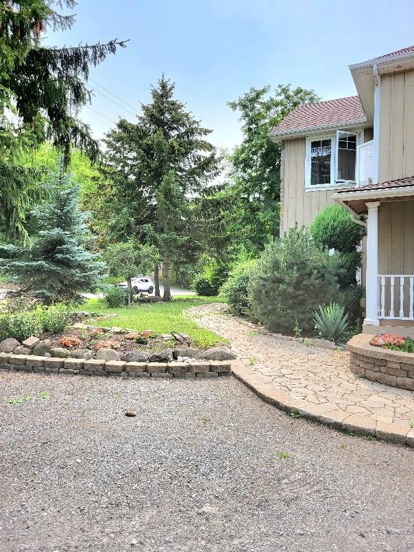 Image of property at 4251 KING Street E