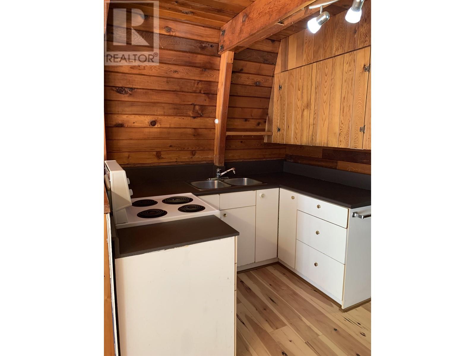 5569 Sans Souci Road, Halfmoon Bay, British Columbia  V7Z 1B6 - Photo 6 - R2907579