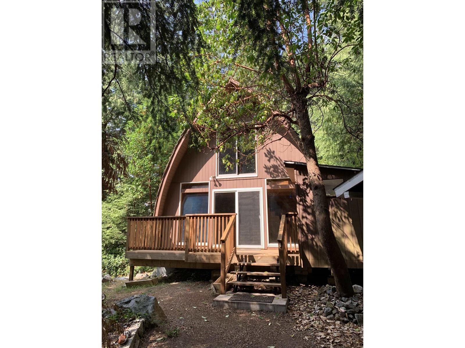 5569 Sans Souci Road, Halfmoon Bay, British Columbia  V7Z 1B6 - Photo 3 - R2907579