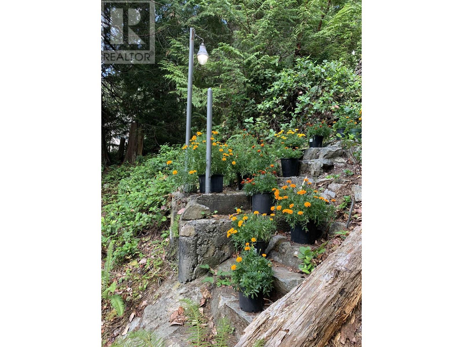 5569 Sans Souci Road, Halfmoon Bay, British Columbia  V7Z 1B6 - Photo 24 - R2907579