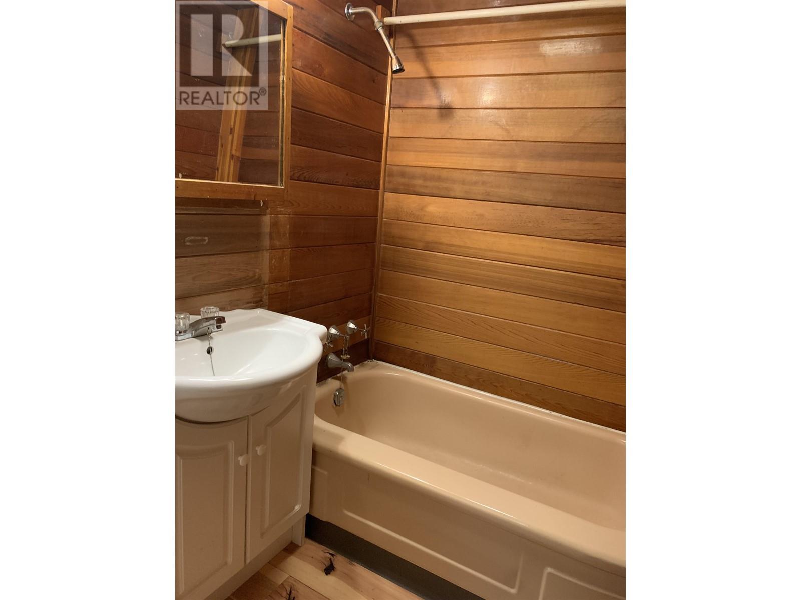 5569 Sans Souci Road, Halfmoon Bay, British Columbia  V7Z 1B6 - Photo 12 - R2907579