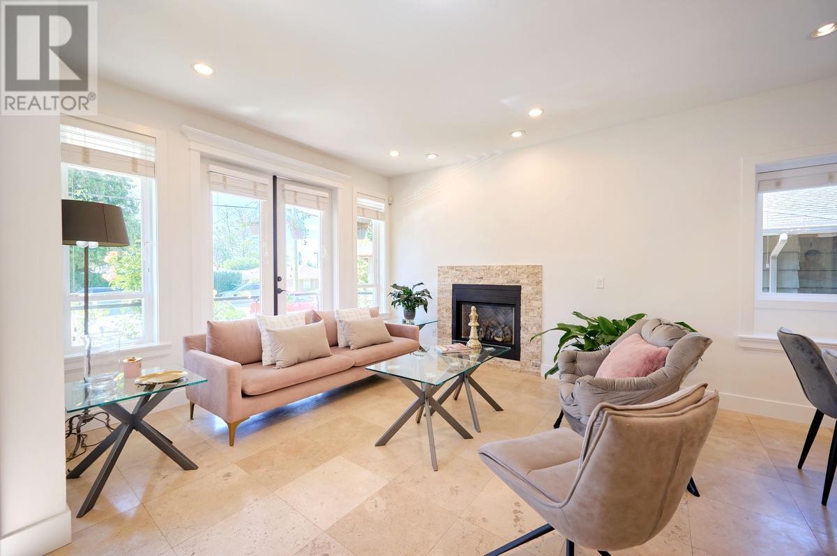 3014 Paisley Road, North Vancouver, British Columbia  V7R 1C8 - Photo 2 - R2911734