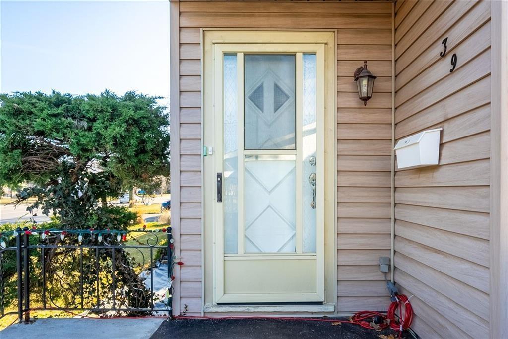 39 Dunsdon Street, Brantford, Ontario  N3R 3J2 - Photo 2 - H4198011