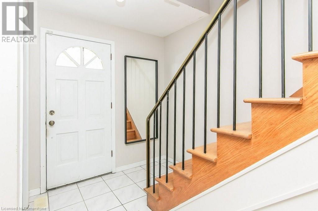 464 Hazel Street, Waterloo, Ontario  N2L 3R1 - Photo 5 - 40629266