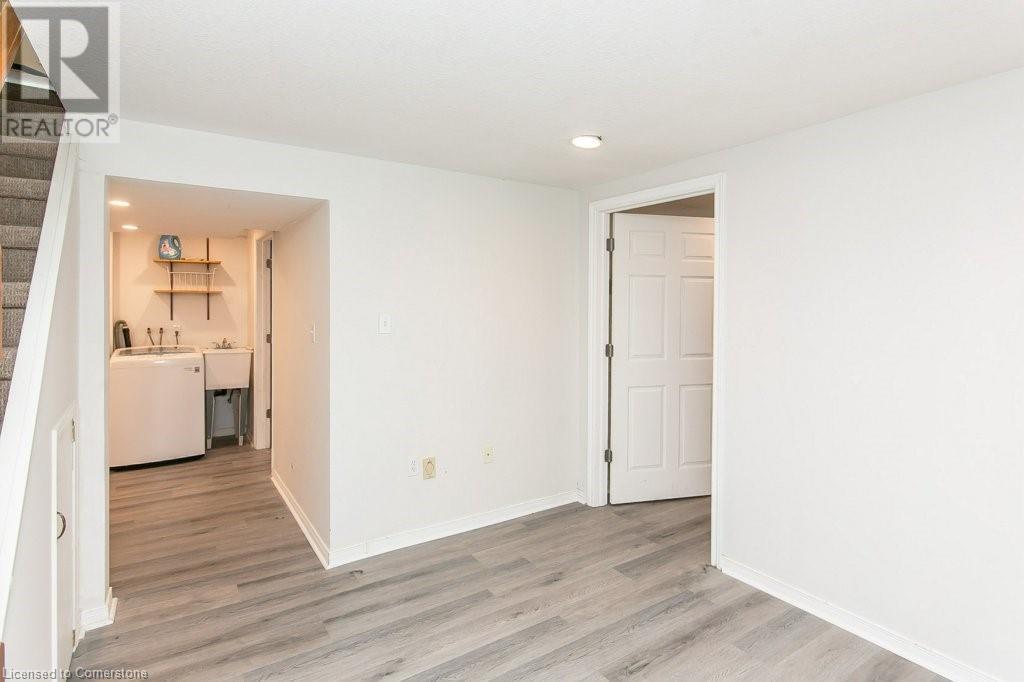 464 Hazel Street, Waterloo, Ontario  N2L 3R1 - Photo 33 - 40629266