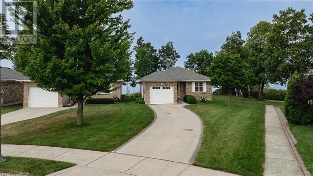 301 Bethune Crescent, Goderich, Ontario  N7A 4M6 - Photo 2 - 40627129