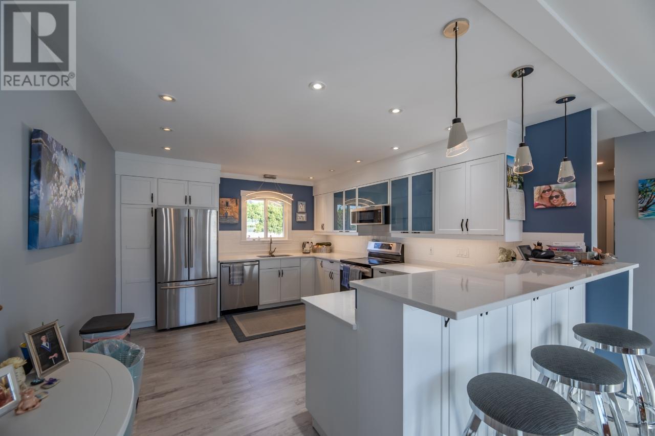 12218 SAUNDERS Crescent Summerland