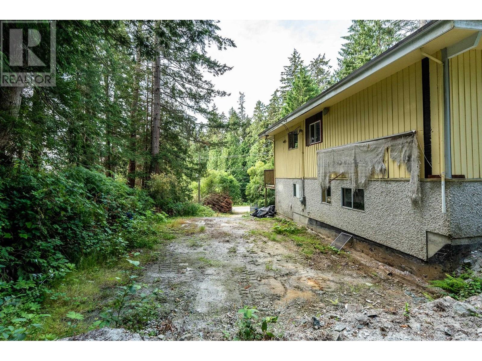 6960 Sunshine Coast Highway, Sechelt, British Columbia  V7Z 0N2 - Photo 17 - R2911949