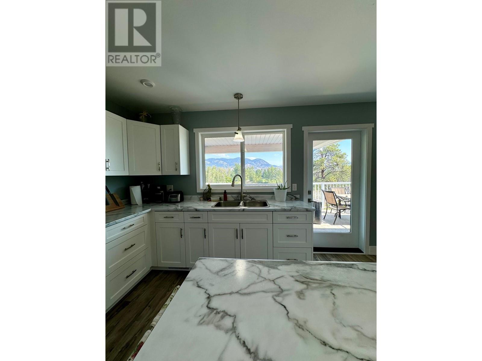 1618 Fir Rd, Merritt, British Columbia  V1K 1A0 - Photo 10 - 180191