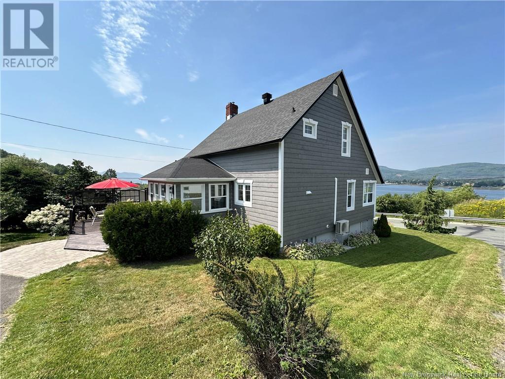 Property at 268 Roseberry Street image 3