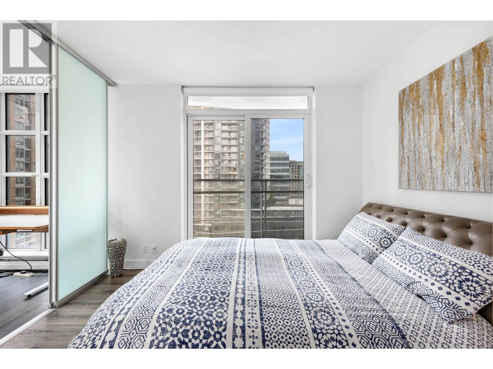 Listing Picture 12 of 20 : 1810 1283 HOWE STREET, Vancouver / 溫哥華 - 魯藝地產 Yvonne Lu Group - MLS Medallion Club Member