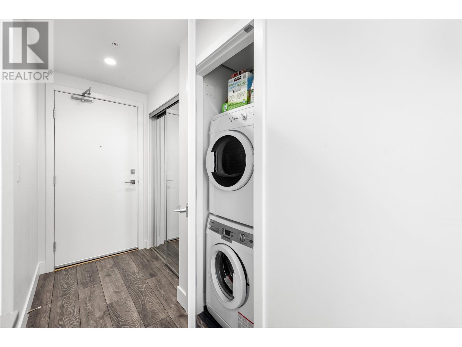 Listing Picture 15 of 20 : 1810 1283 HOWE STREET, Vancouver / 溫哥華 - 魯藝地產 Yvonne Lu Group - MLS Medallion Club Member