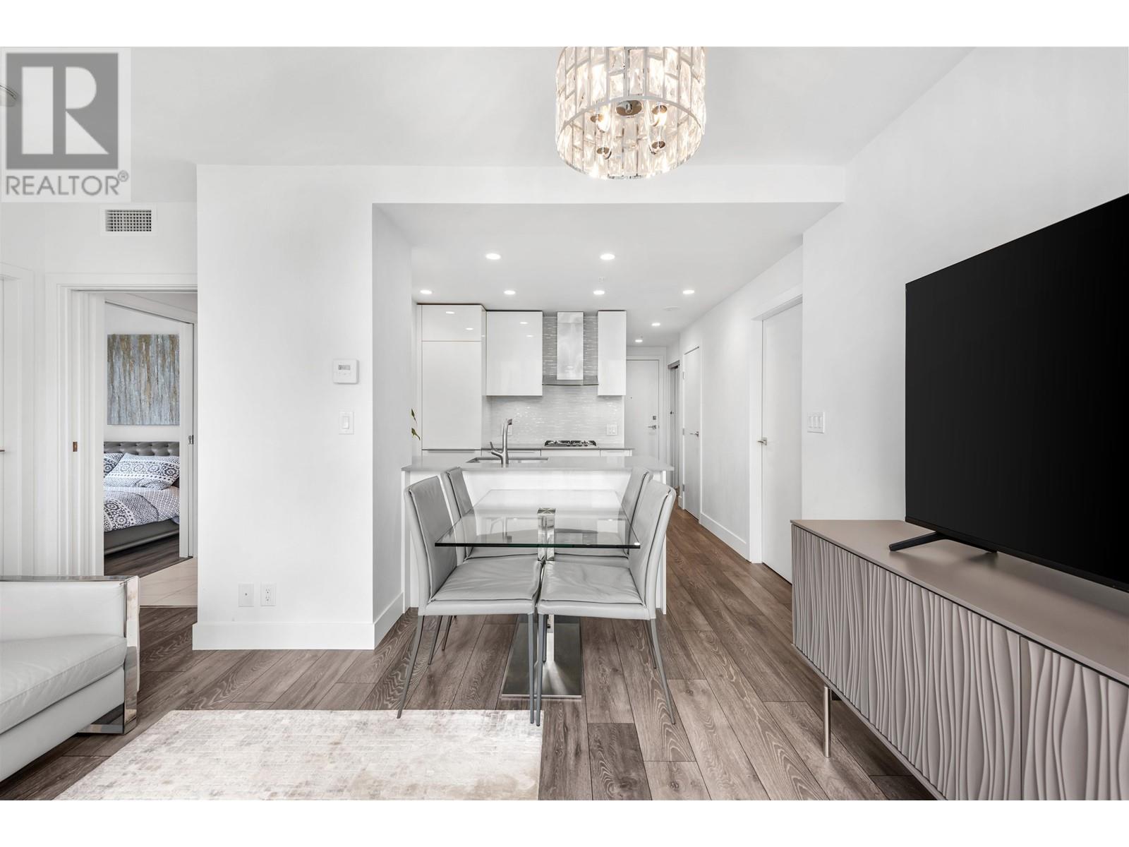 Listing Picture 7 of 20 : 1810 1283 HOWE STREET, Vancouver / 溫哥華 - 魯藝地產 Yvonne Lu Group - MLS Medallion Club Member