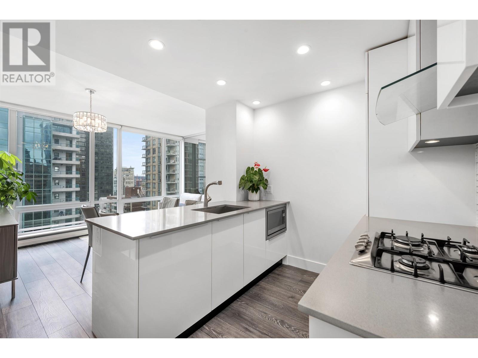 Listing Picture 6 of 20 : 1810 1283 HOWE STREET, Vancouver / 溫哥華 - 魯藝地產 Yvonne Lu Group - MLS Medallion Club Member