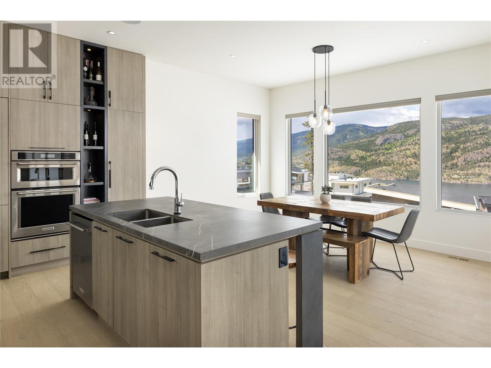 530 Clifton Court Kelowna