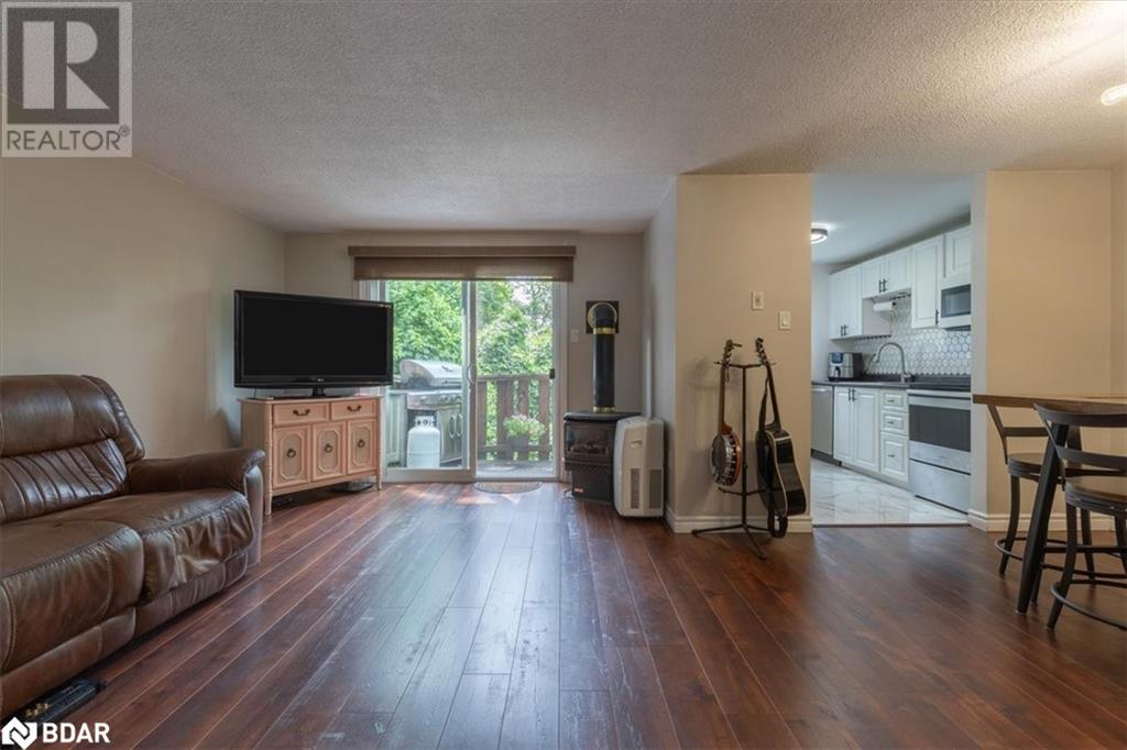 37 Loggers Run, Barrie, Ontario L4N 6W3 - Photo 3 - 40629344