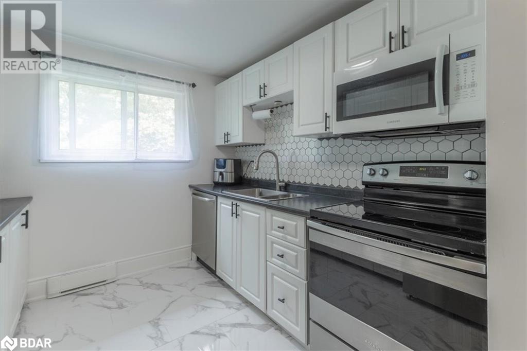 37 Loggers Run, Barrie, Ontario L4N 6W3 - Photo 5 - 40629344