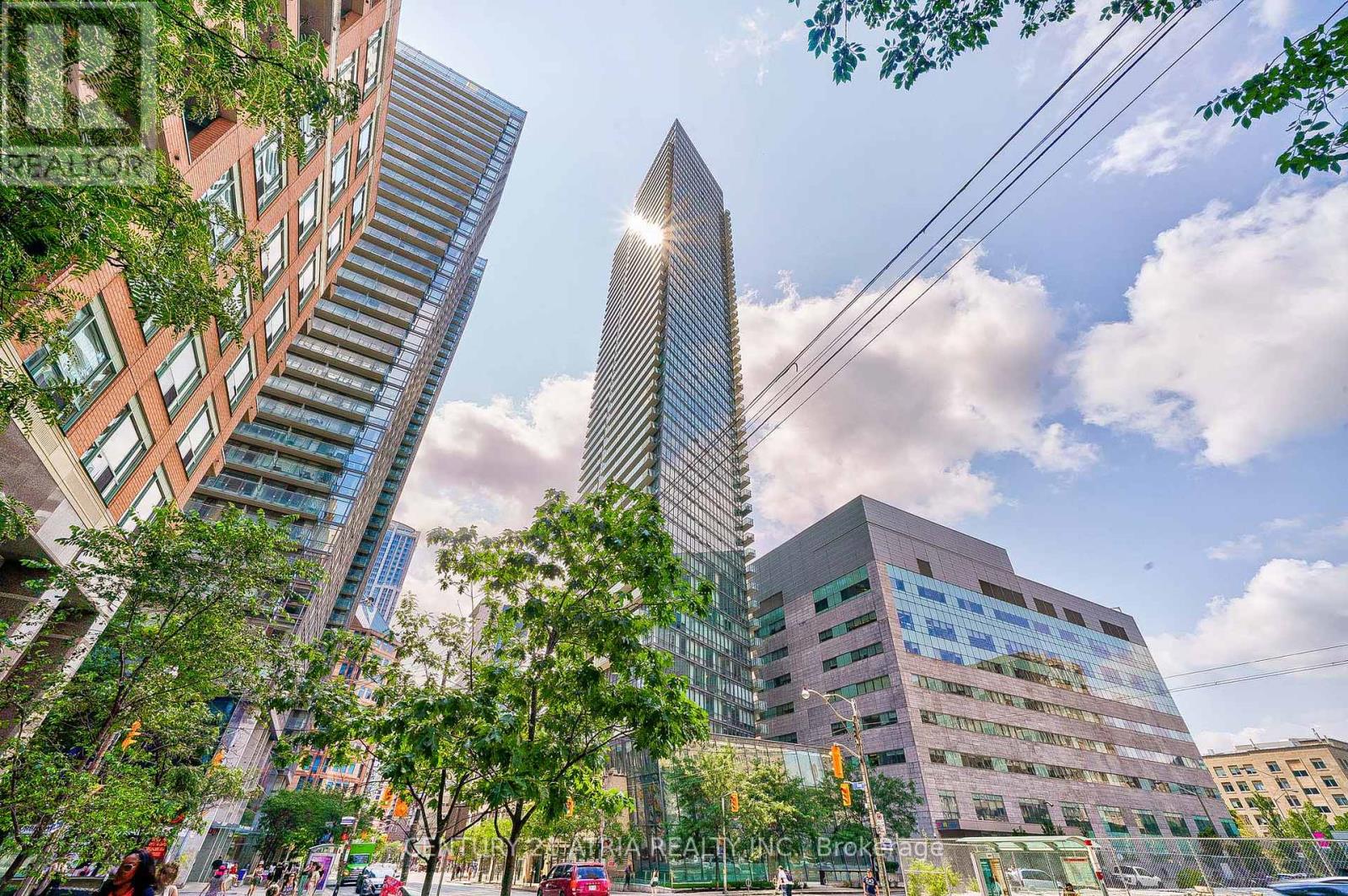 3802 - 832 Bay Street, Toronto (Bay Street Corridor), Ontario  M5S 1Z6 - Photo 1 - C9239335