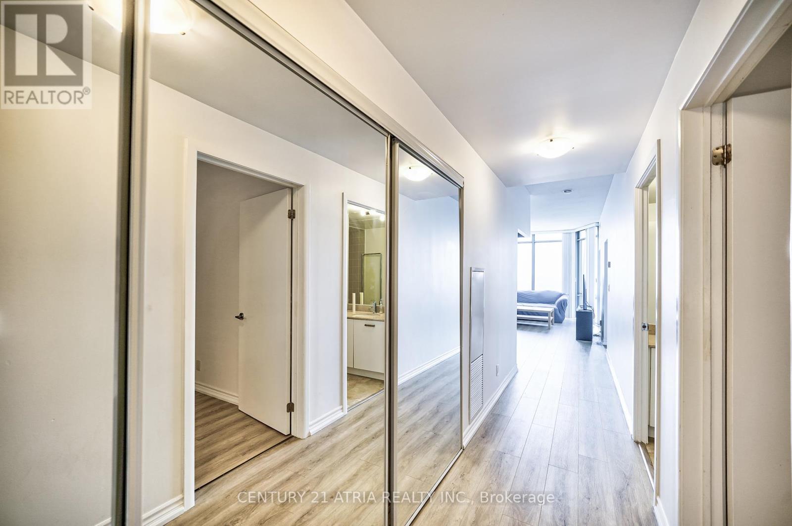 3802 - 832 Bay Street, Toronto (Bay Street Corridor), Ontario  M5S 1Z6 - Photo 6 - C9239335