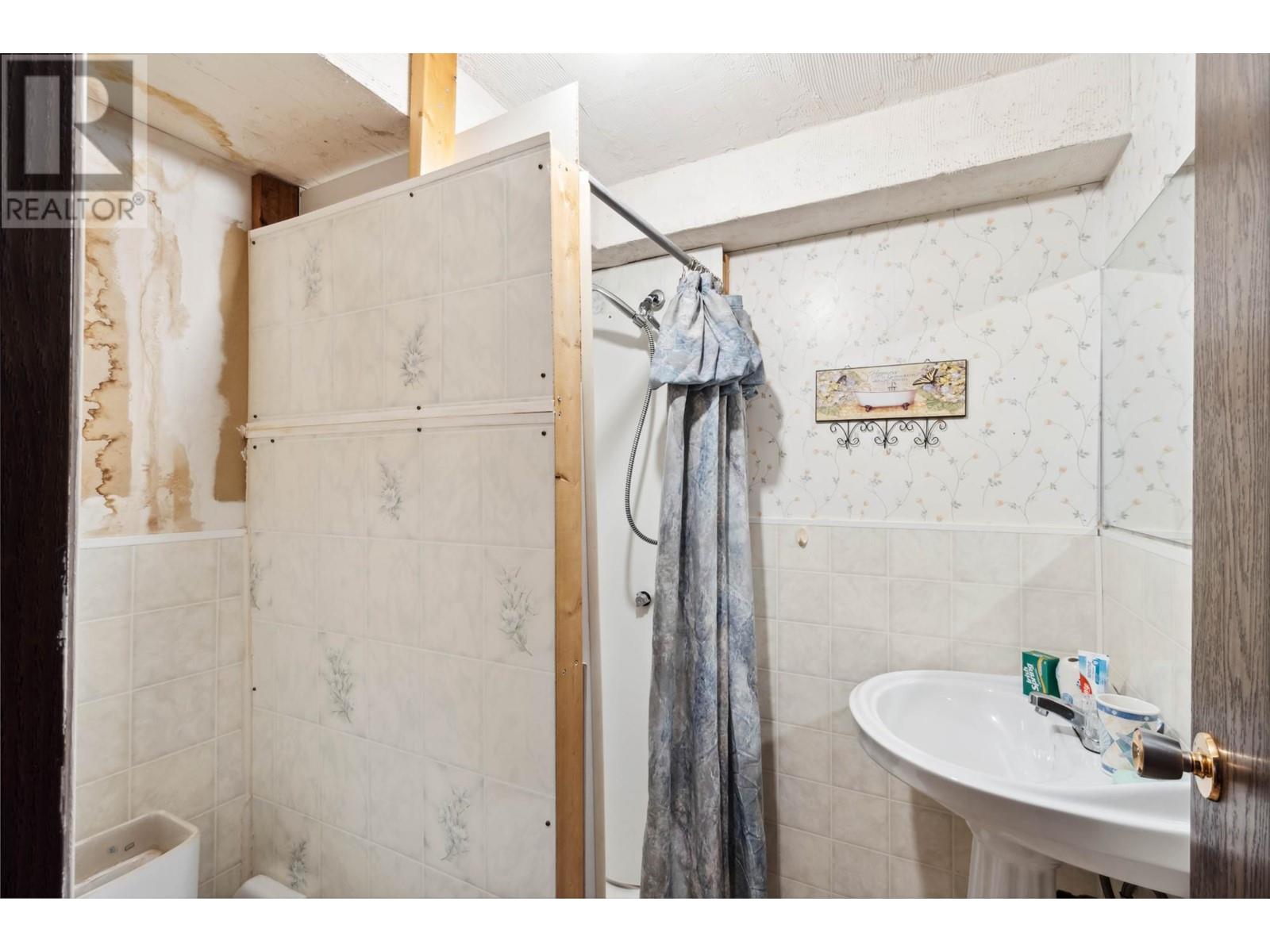 1611 Spartan Place, Kamloops, British Columbia  V2B 7Z3 - Photo 25 - 180175