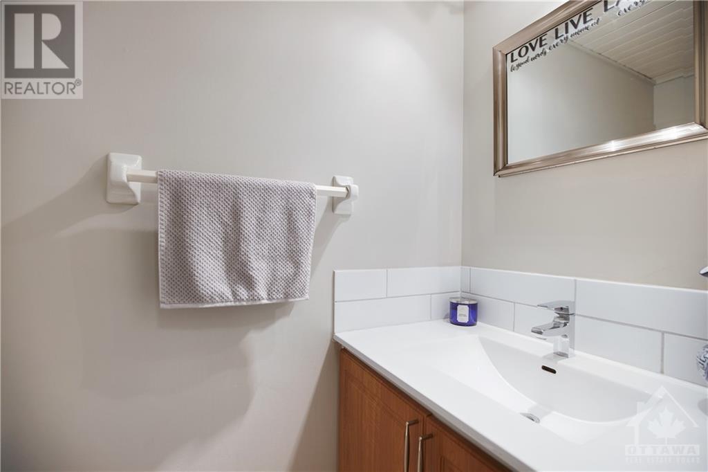 33 Crispin Private, Ottawa, Ontario  K1K 2T7 - Photo 5 - 1405682