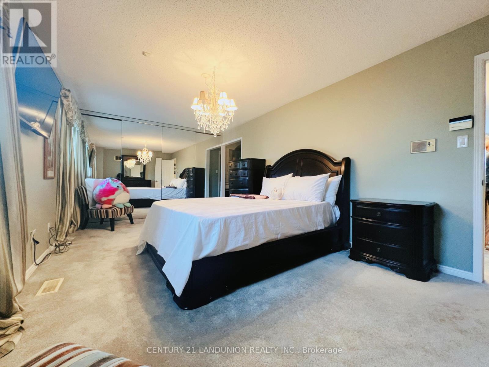 304 Goldhawk Trail, Toronto (Milliken), Ontario  M1V 4H2 - Photo 24 - E9052254