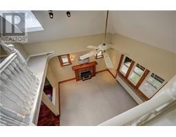 89 STIRLING Avenue N