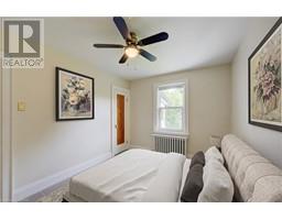 89 STIRLING Avenue N