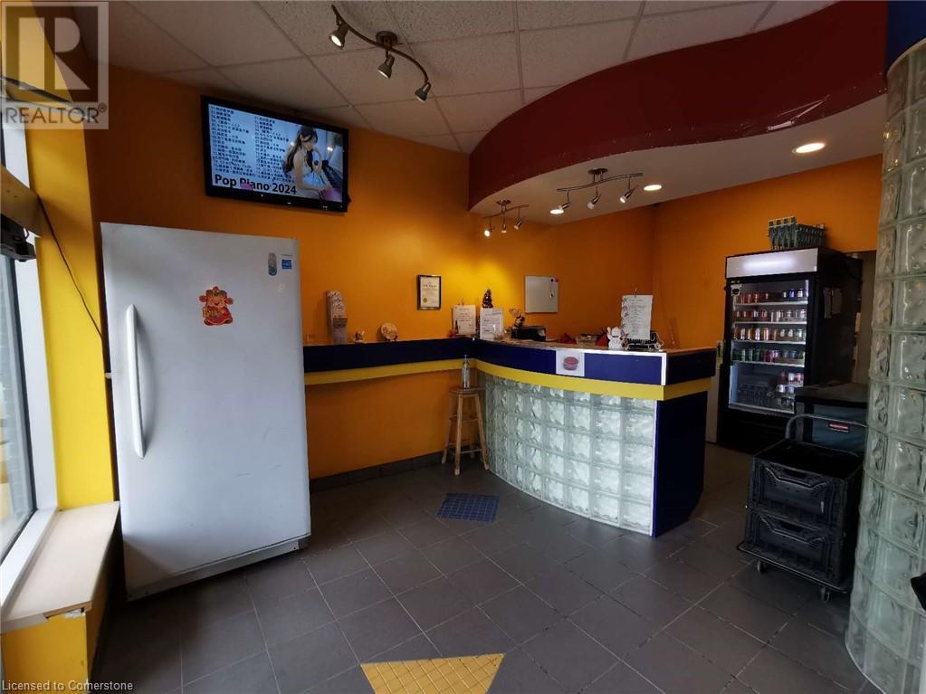 450 Columbia Street W Unit# A01009a, Waterloo, Ontario  N2T 2W1 - Photo 3 - 40623263