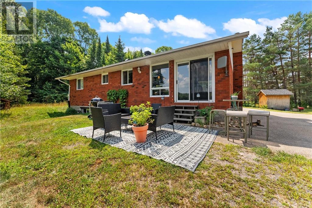 260 Matcheski Road, Barry's Bay, Ontario  K0J 1B0 - Photo 2 - 1404909