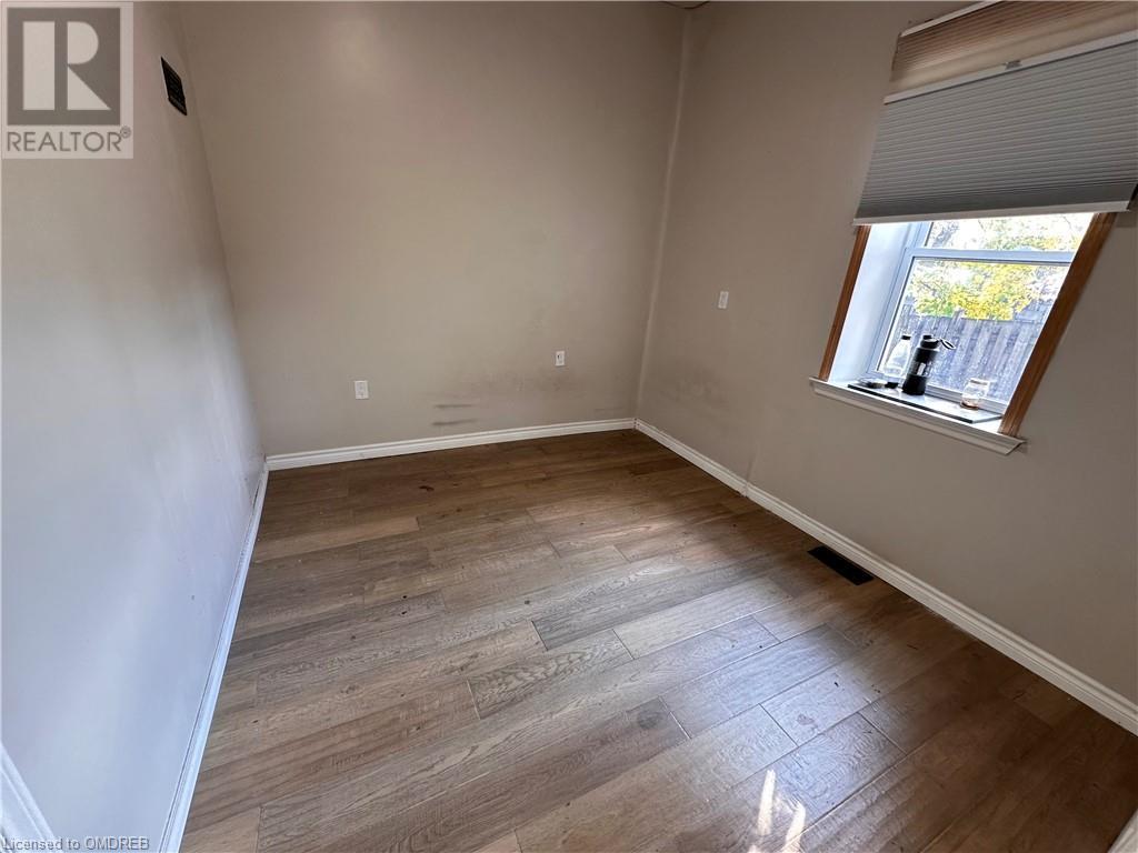 165 Sydenham Street, Brantford, Ontario  N3R 3Z1 - Photo 15 - 40628211