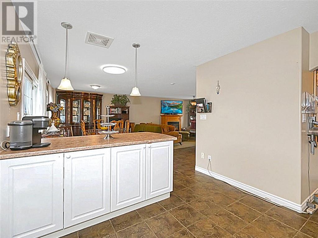 16 Regency Place, Brockville, Ontario  K6V 7M5 - Photo 6 - 1405244