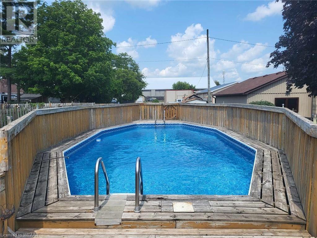 10 Frances Street, Tillsonburg, Ontario N4G 1E9 - Photo 3 - 40626326