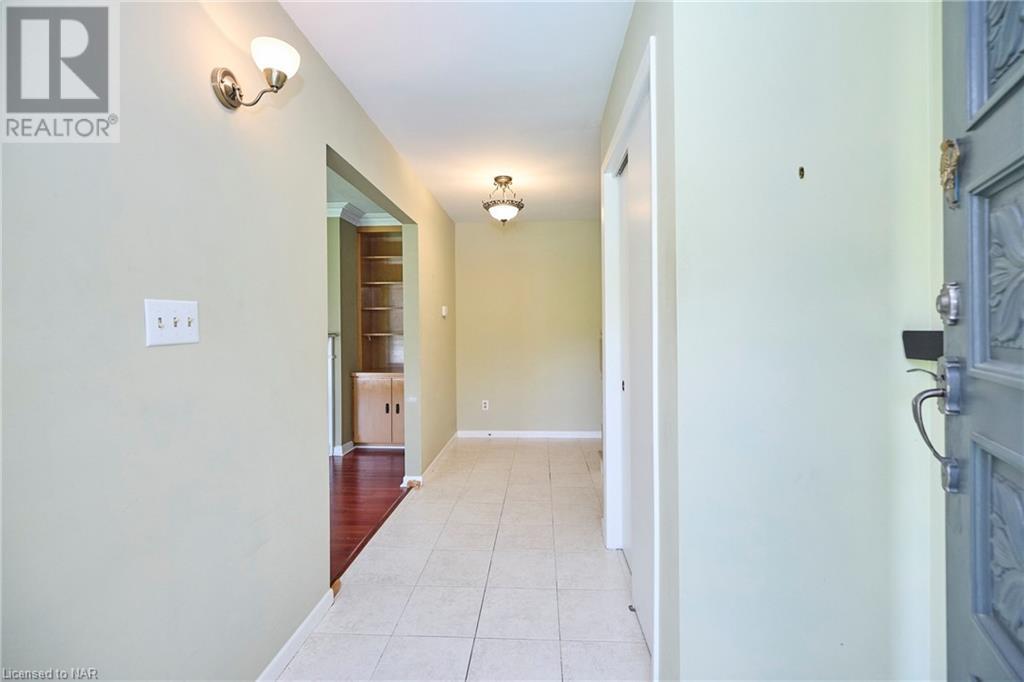 1 Tottenham Court Court, Niagara-On-The-Lake, Ontario  L0S 1J0 - Photo 2 - 40629452