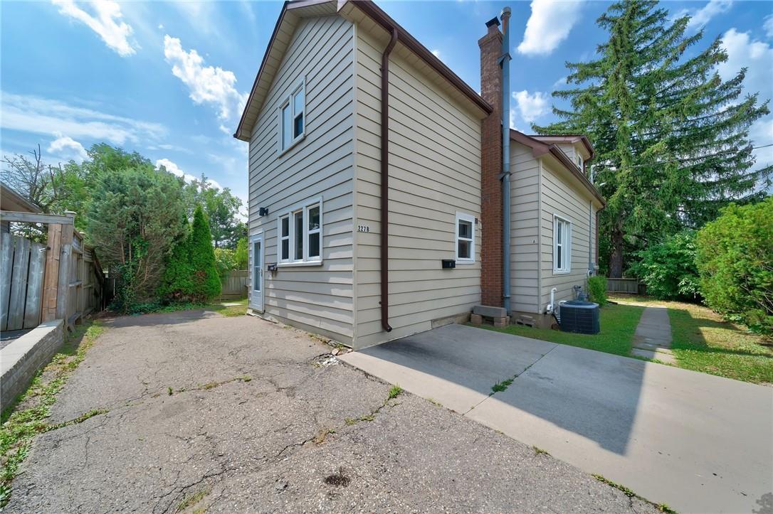 227 Fairway Road N, Kitchener, Ontario  N2A 2N7 - Photo 2 - H4202079
