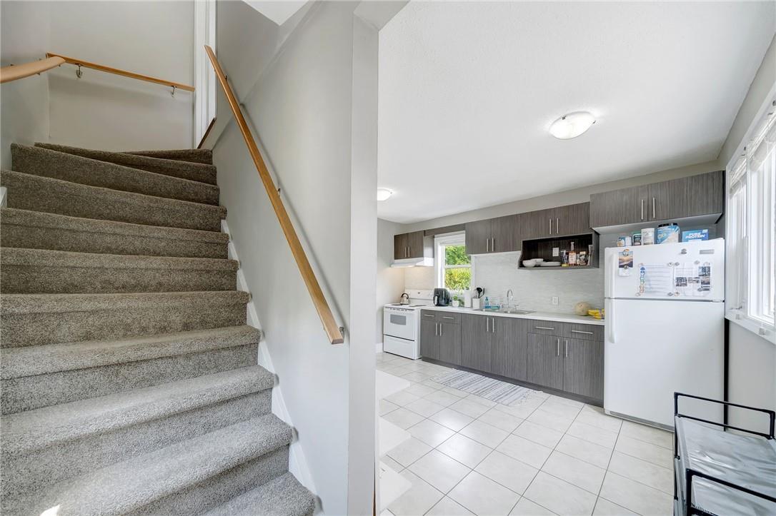 227 Fairway Road N, Kitchener, Ontario  N2A 2N7 - Photo 3 - H4202079