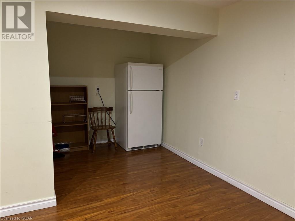 114 Clairfields Drive W Unit# Lower, Guelph, Ontario  N1G 5A5 - Photo 4 - 40629477