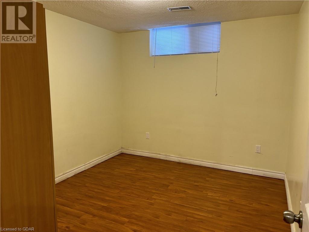 114 Clairfields Drive W Unit# Lower, Guelph, Ontario  N1G 5A5 - Photo 8 - 40629477