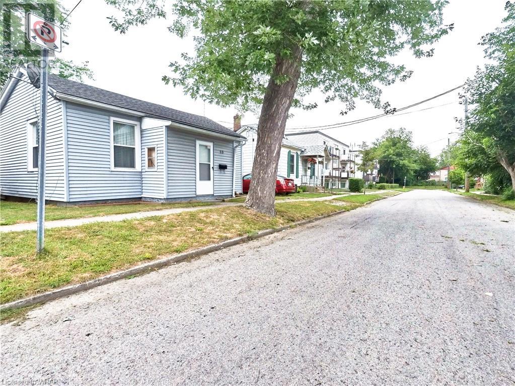 13 Greenlaw Place, St. Catharines, Ontario  L2R 4S5 - Photo 1 - 40629475