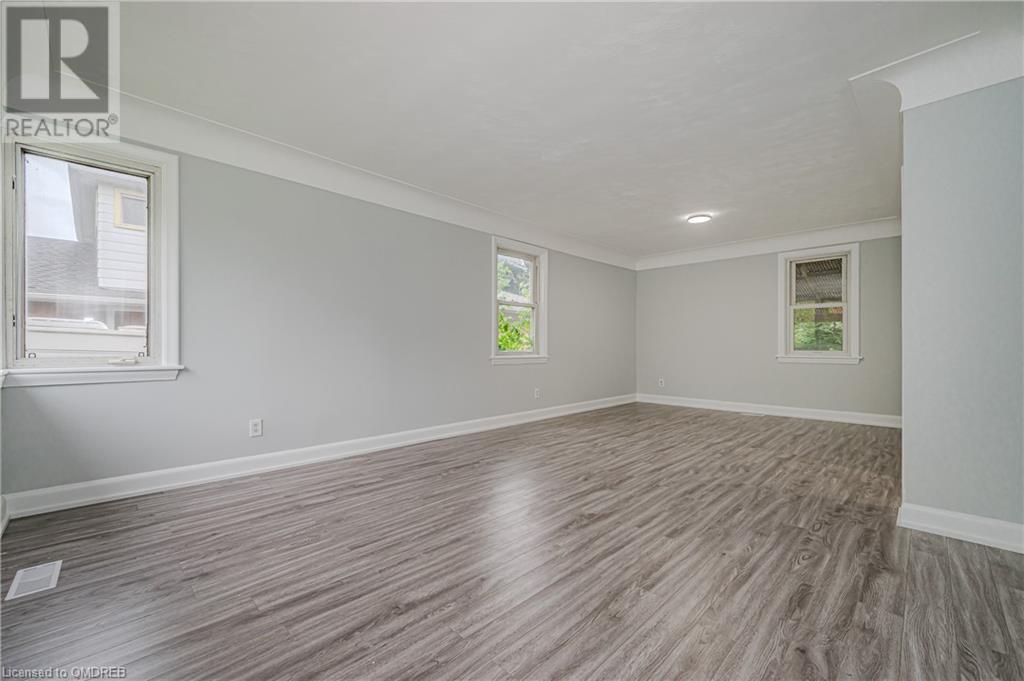 152 West 19th Street, Hamilton, Ontario  L9C 4H8 - Photo 8 - 40629511