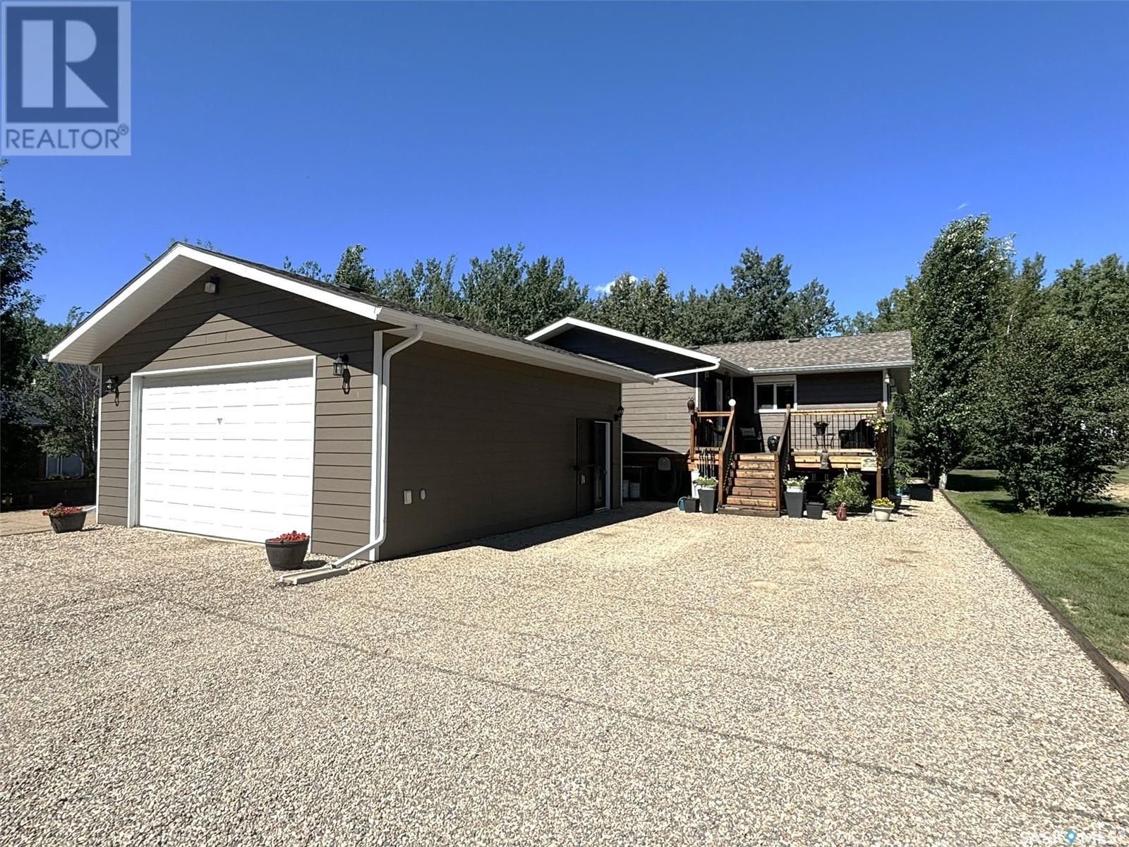 32 Ministikwan Road, lot 11 and 1/2 of lot 10, loon lake rm no. 561, Saskatchewan