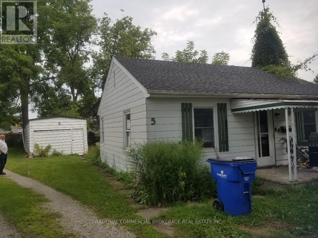 Property at 5 MONTGOMERY CRESCENT image