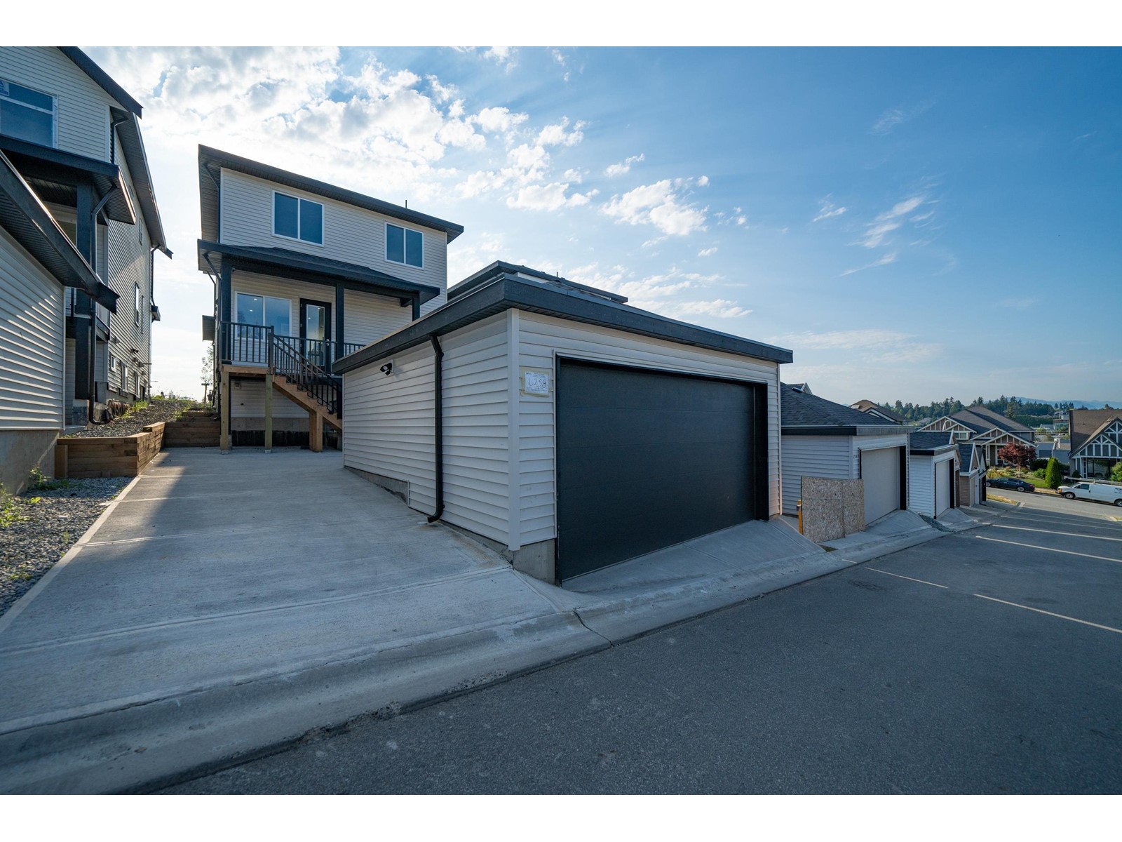 Property at 6258 147B STREET image 3