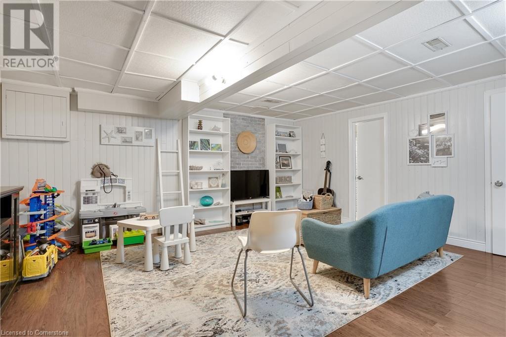 Image of property at 323 SEKURA Street